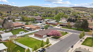 Aerial view with a residential view and a mountain view