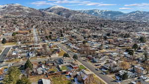 Bird's eye view with a mountain view