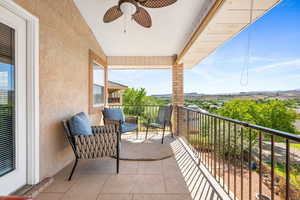 Balcony with ceiling fan