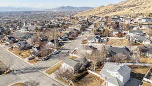 Drone / aerial view featuring a mountain view