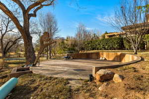 View of surrounding community