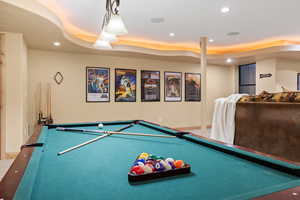 Recreation room with pool table