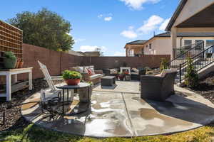 View of patio / terrace featuring outdoor lounge area