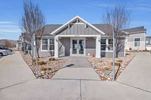 View of front of house featuring a porch