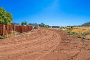 View of yard featuring a mountain view