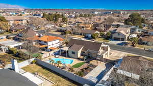 Birds eye view of property