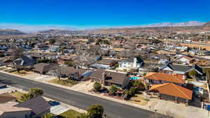 Aerial view with a mountain view