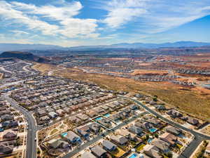 Aerial view with a mountain view