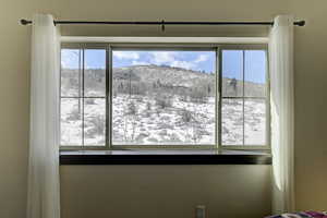 Room details featuring a mountain view