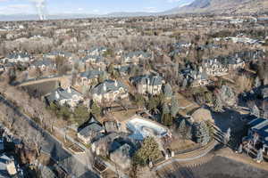 Bird's eye view with a mountain view