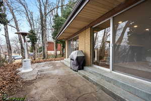 View of patio / terrace with area for grilling