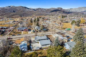 Bird's eye view with a mountain view