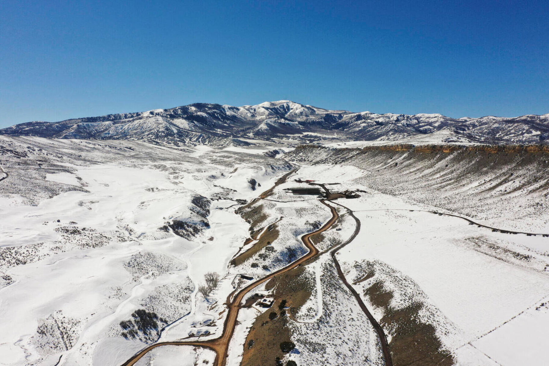 View of mountain feature