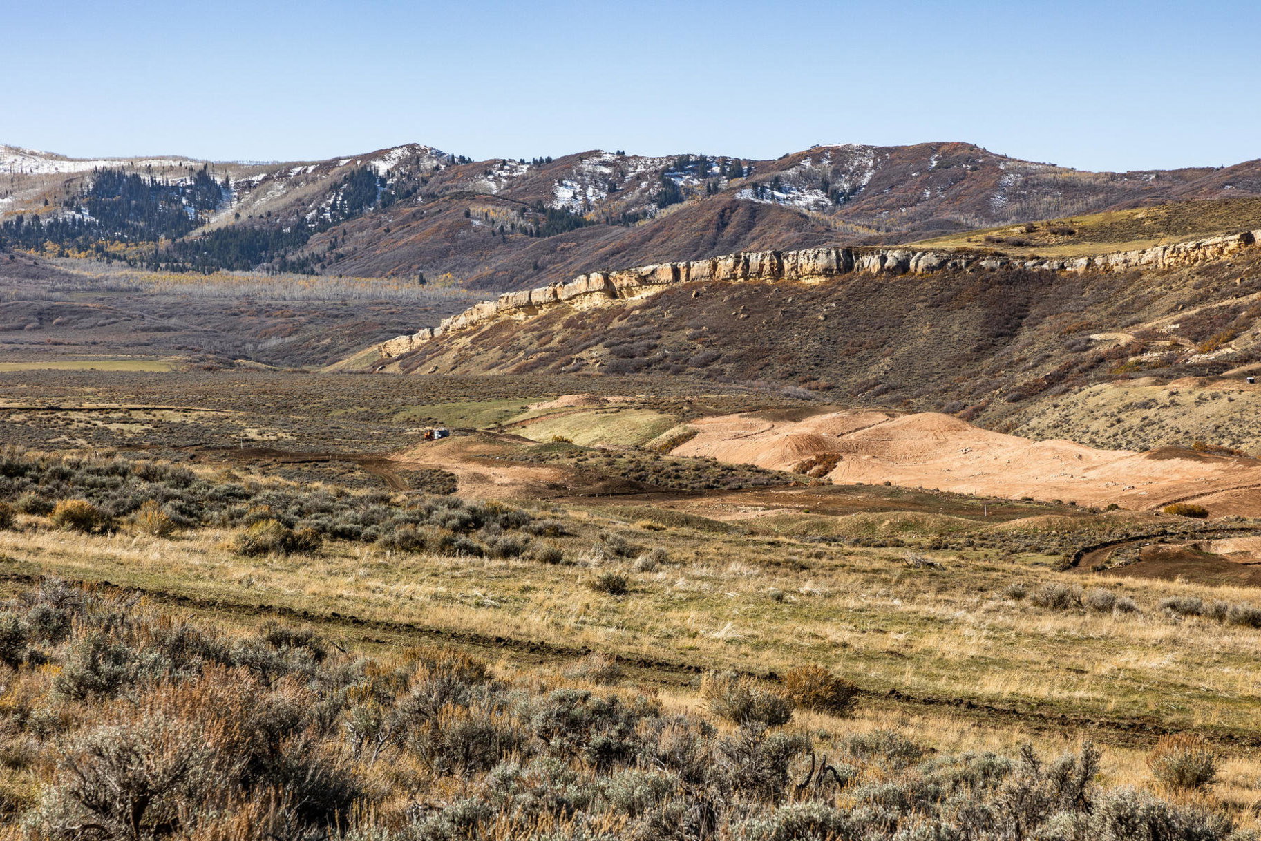 View of mountain feature
