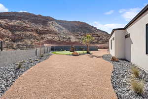 View of yard featuring a mountain view