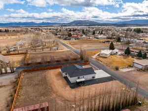 Drone / aerial view featuring a mountain view