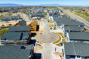 Bird's eye view featuring a mountain view