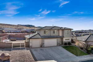 View of front of house featuring a garage