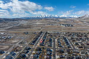 Aerial view with a mountain view