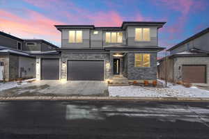 Gorgeous 2-Story Home!