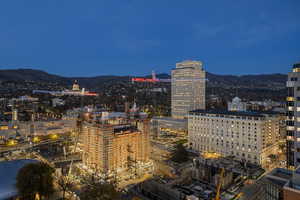 City view featuring a mountain view