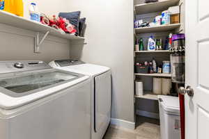 Washroom with independent washer and dryer