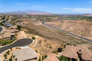 Bird's eye view with a mountain view