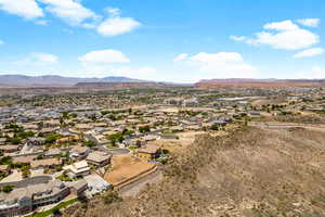 Aerial view with a mountain view