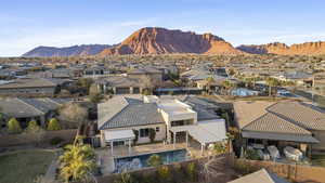 Aerial view with a mountain view