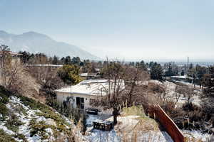 Bird's eye view featuring a mountain view