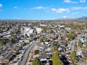 Aerial view with a mountain view