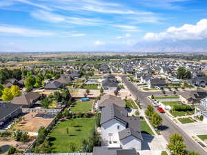 Drone / aerial view featuring a mountain view