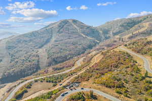 View of mountain feature