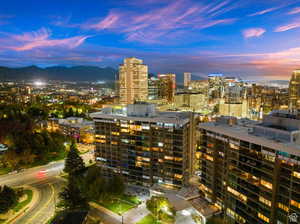 City view featuring a mountain view