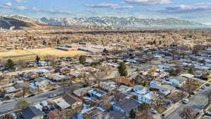 Bird's eye view with a mountain view