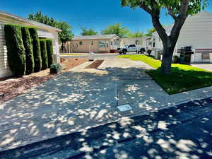 View of front of house featuring a front yard