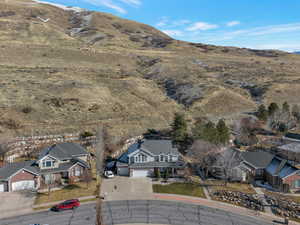 Drone / aerial view featuring a mountain view