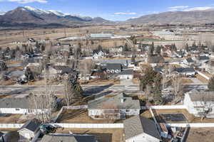 Bird's eye view with a mountain view