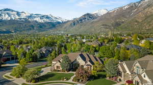 Drone / aerial view featuring a mountain view