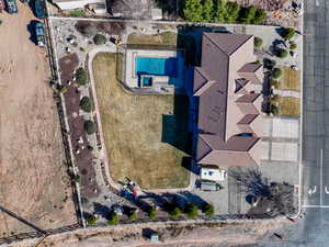 Birds eye view of property