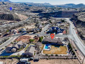 Birds eye view of property featuring a mountain view