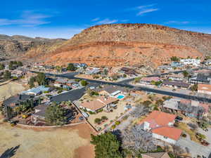 Birds eye view of property featuring a mountain view