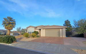 View of front of house featuring a garage