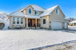 View of front property