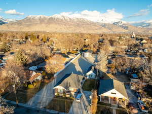 Bird's eye view with a mountain view