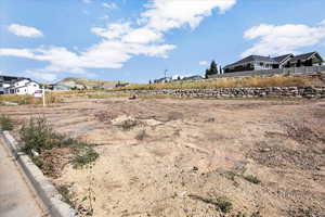 View of yard with a residential view