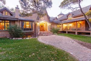 View of front of house with a front yard