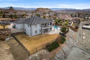 Bird's eye view with a mountain view