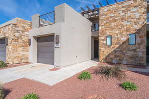 View of front of house featuring a garage