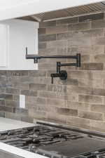 Details featuring backsplash